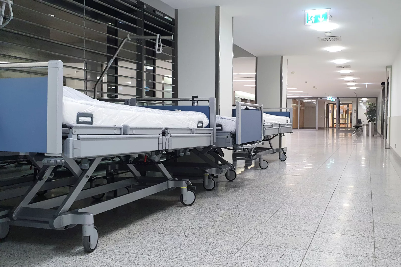 Ministerstwo chce ograniczyć kontrakty lekarzy. Stawką są finanse szpitali i kolejki pacjentów